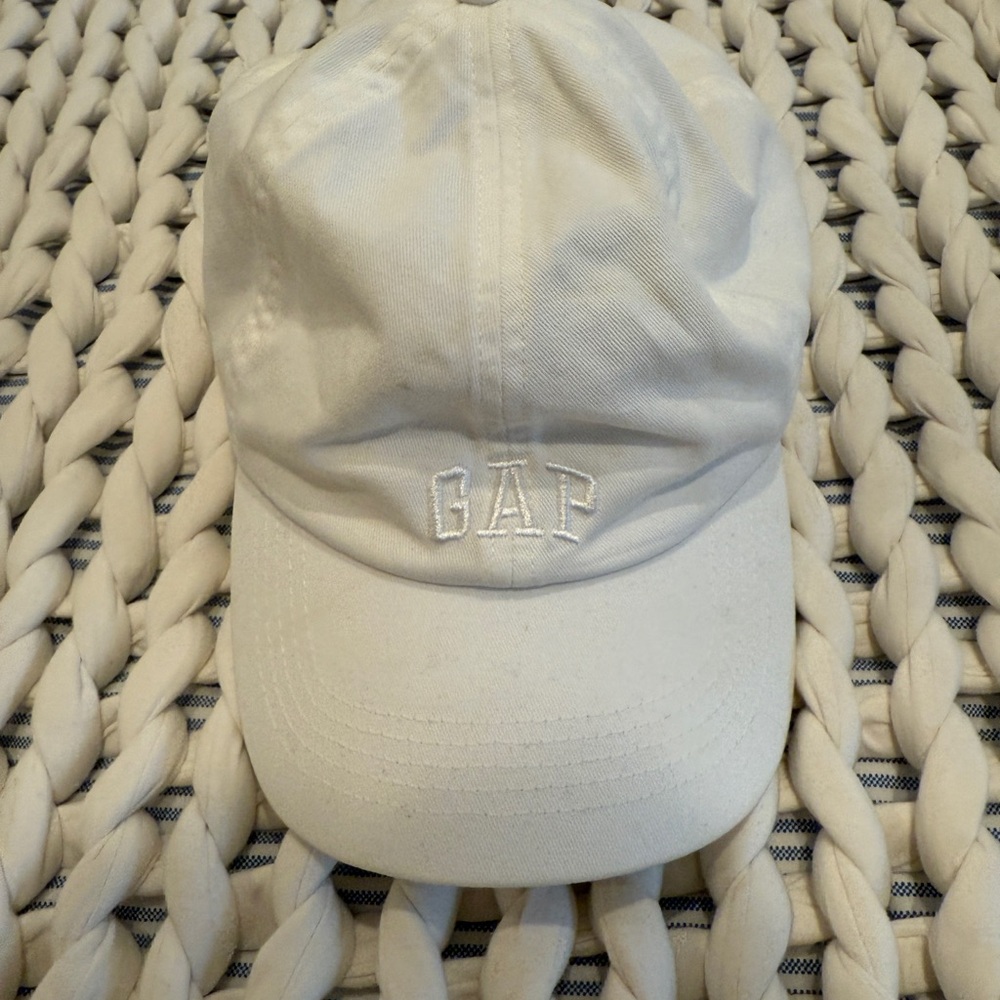 GAP White Baseball Cap